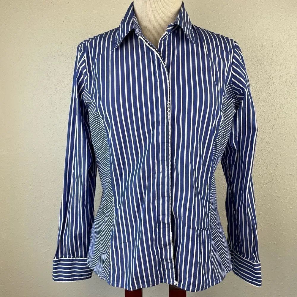 Liz Claiborne LizSport Button Down Shirt Size S EUC